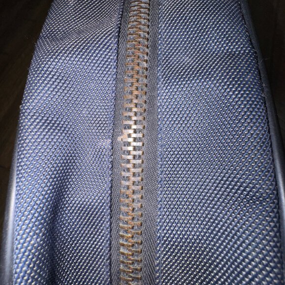 Versace Parfums Navy Blue Mesh Toiletry / Travel Bag Pouch - Picture 9 of 12